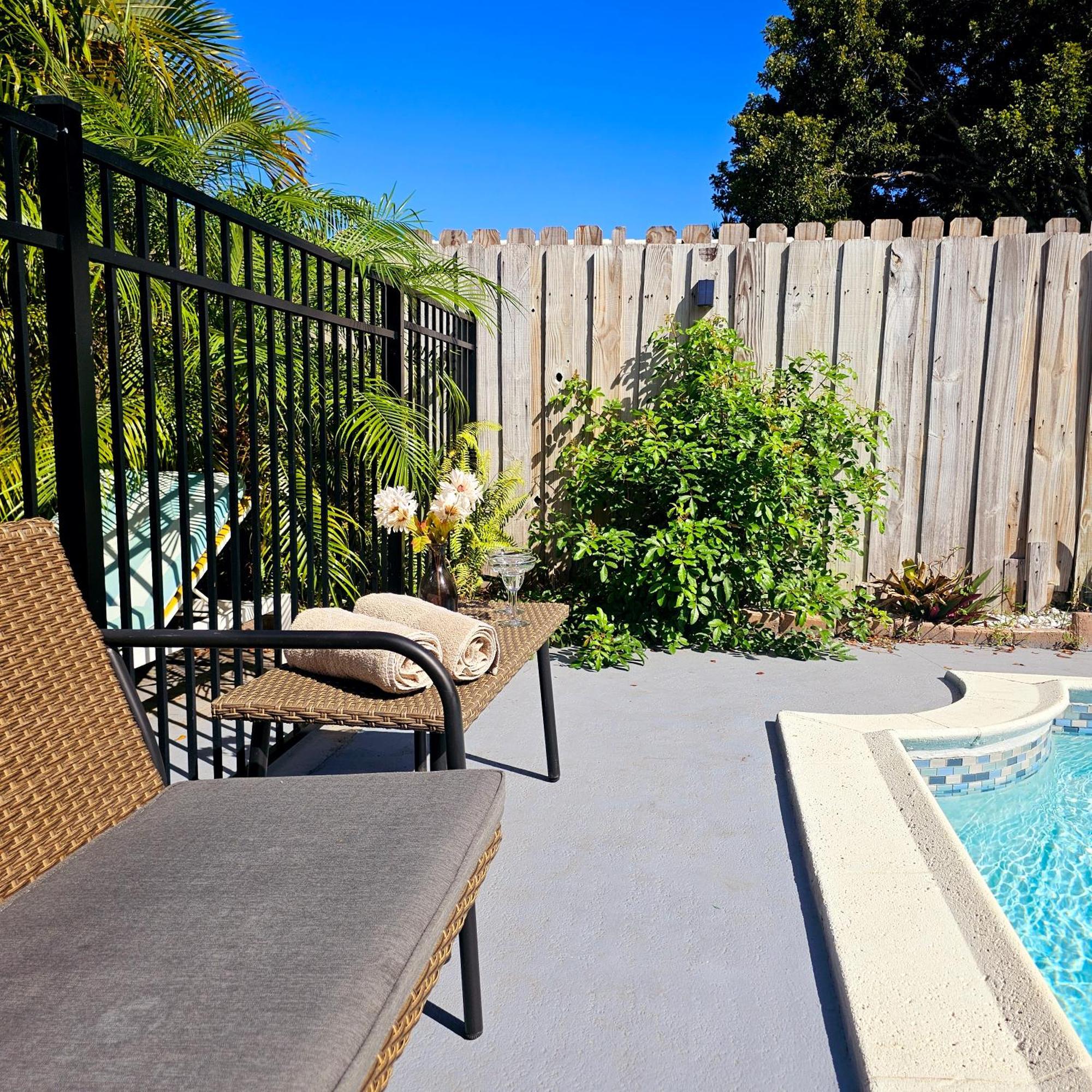 Coastal Haven: Family-friendly House With Pool Near Beaches Apartment