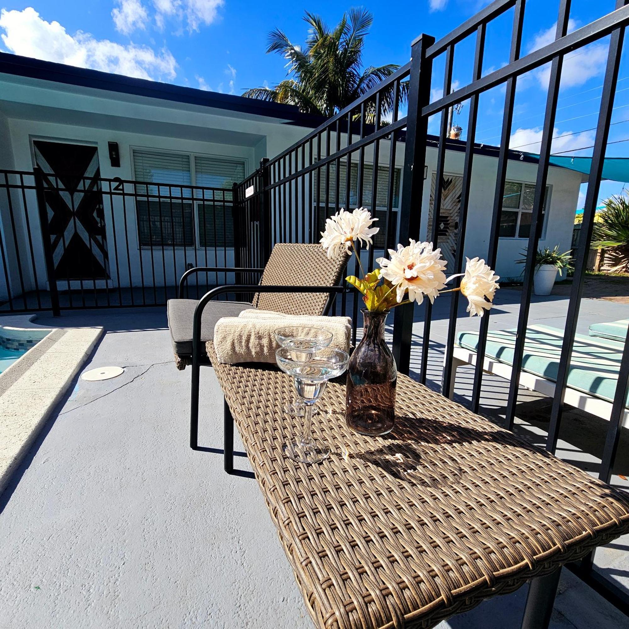 Coastal Haven: Family-friendly House With Pool Near Beaches Apartment *