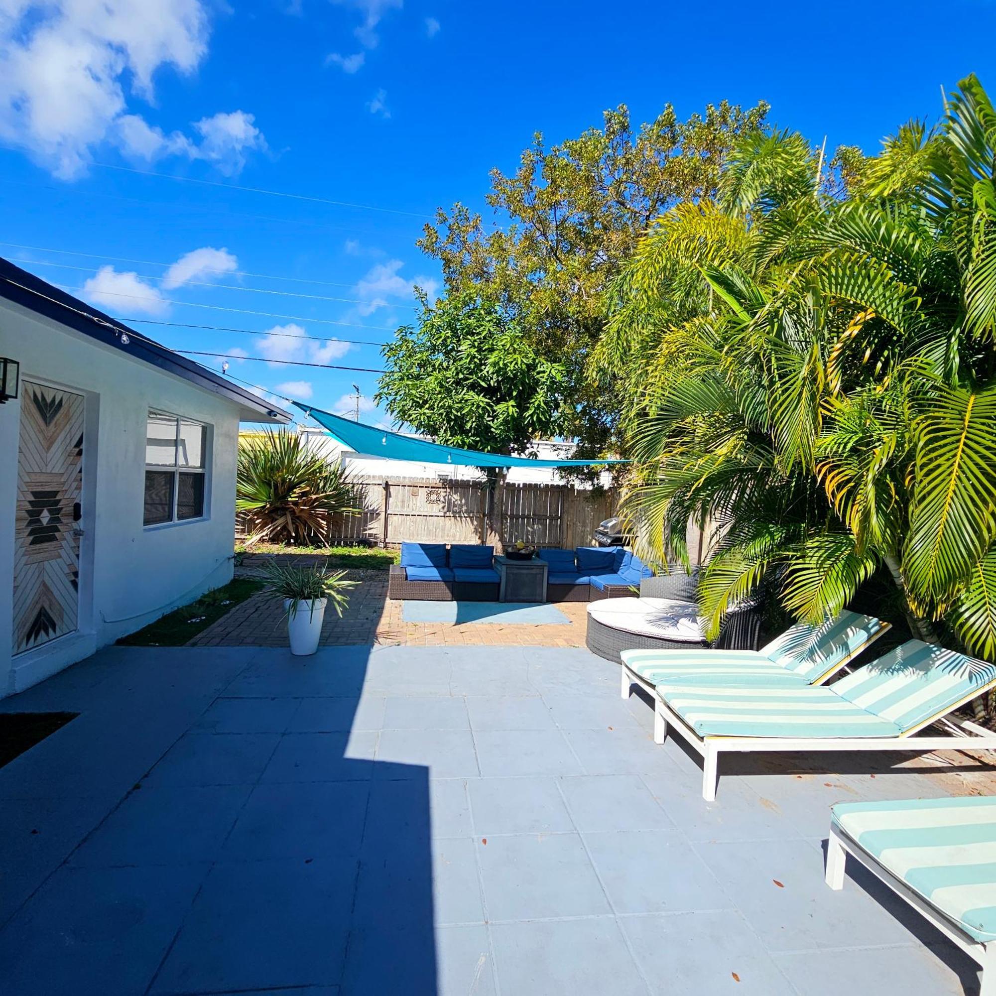 Coastal Haven: Family-friendly House With Pool Near Beaches Apartment Fort Lauderdale