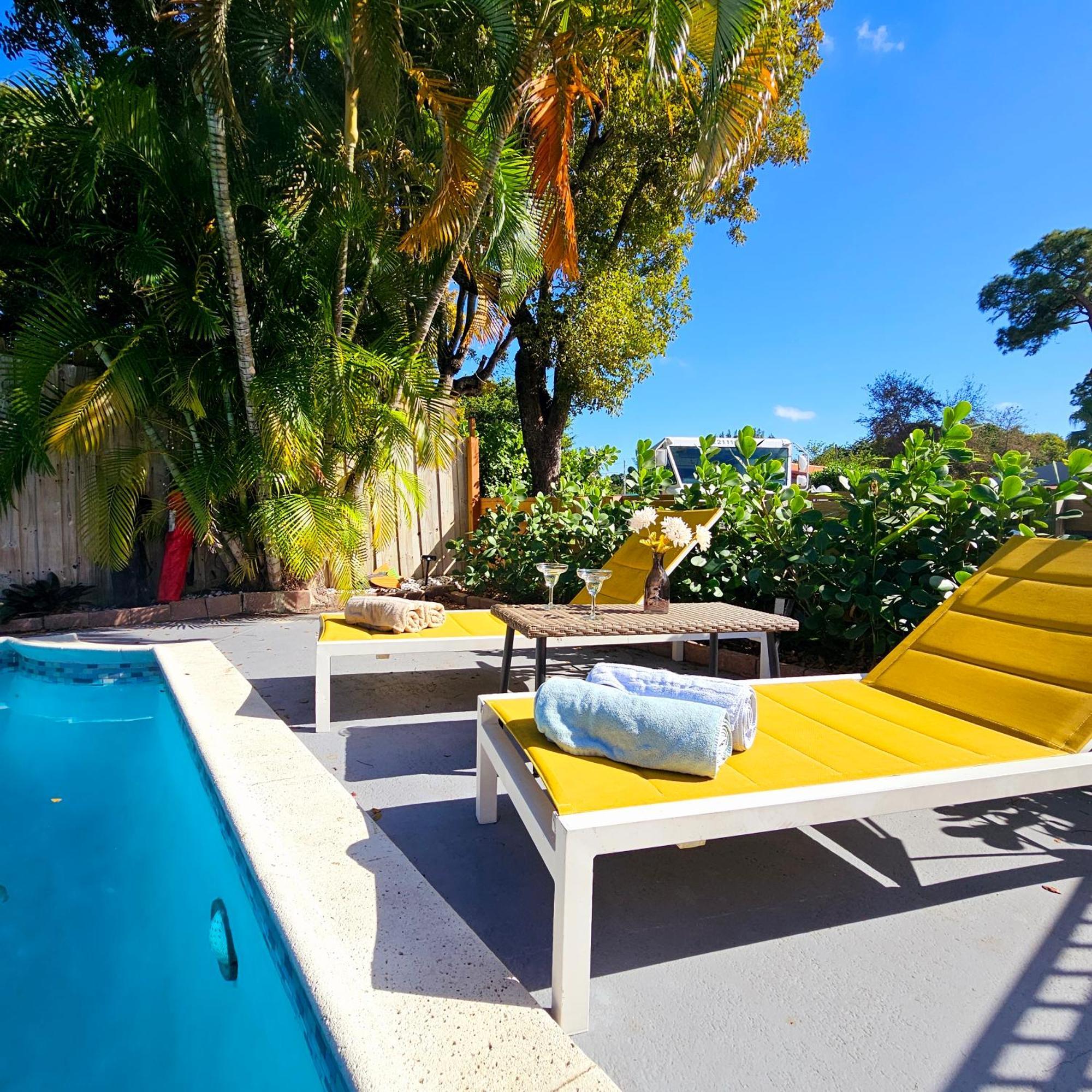 Apartment Coastal Haven: Family-friendly House With Pool Near Beaches *