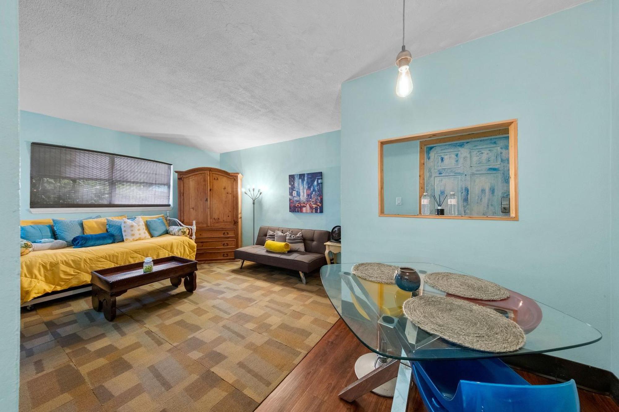Blue Bell Apartment
