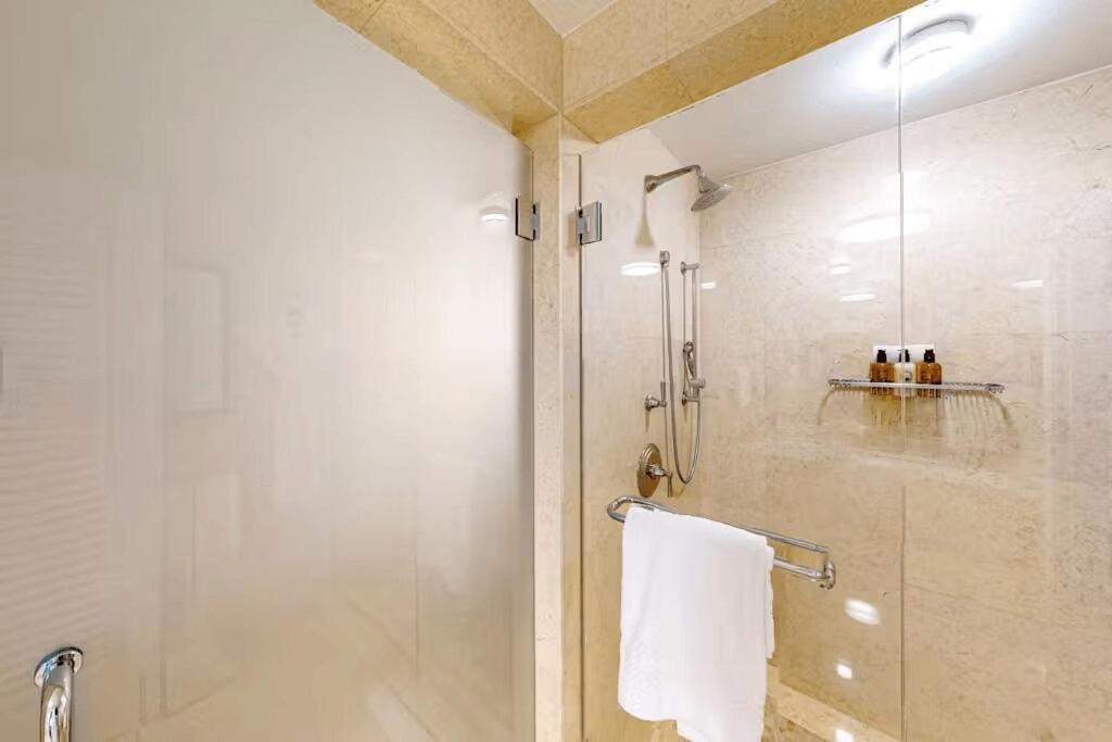 Ritz-carlton Luxury Oceanview 3-bedroom
