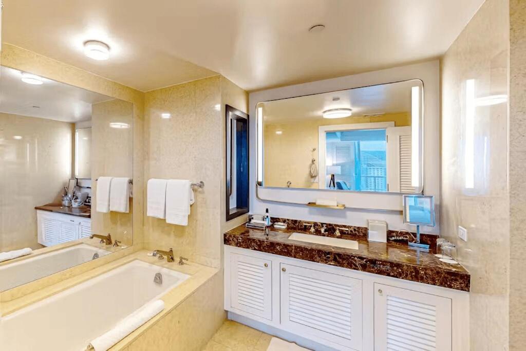 Apartment Ritz-carlton Luxury Oceanview 3-bedroom *