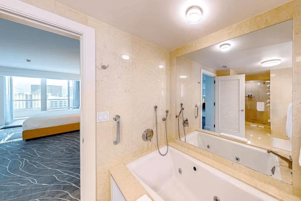 Ritz-carlton Luxury Oceanview 3-bedroom *