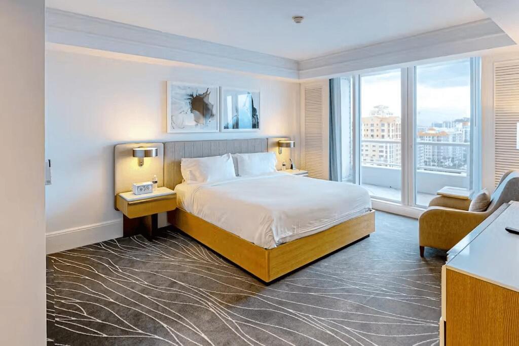 Ritz-carlton Luxury Oceanview 3-bedroom Apartment