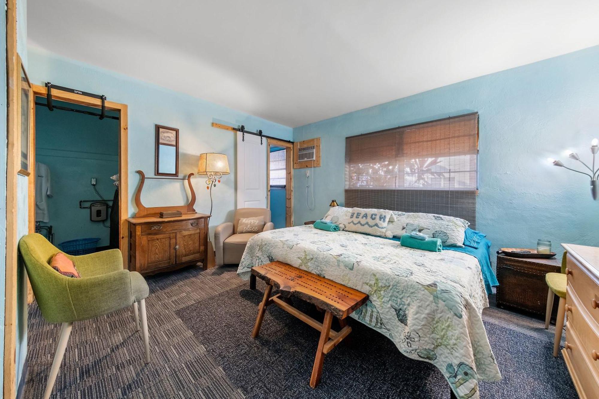 Blue Bell Apartment