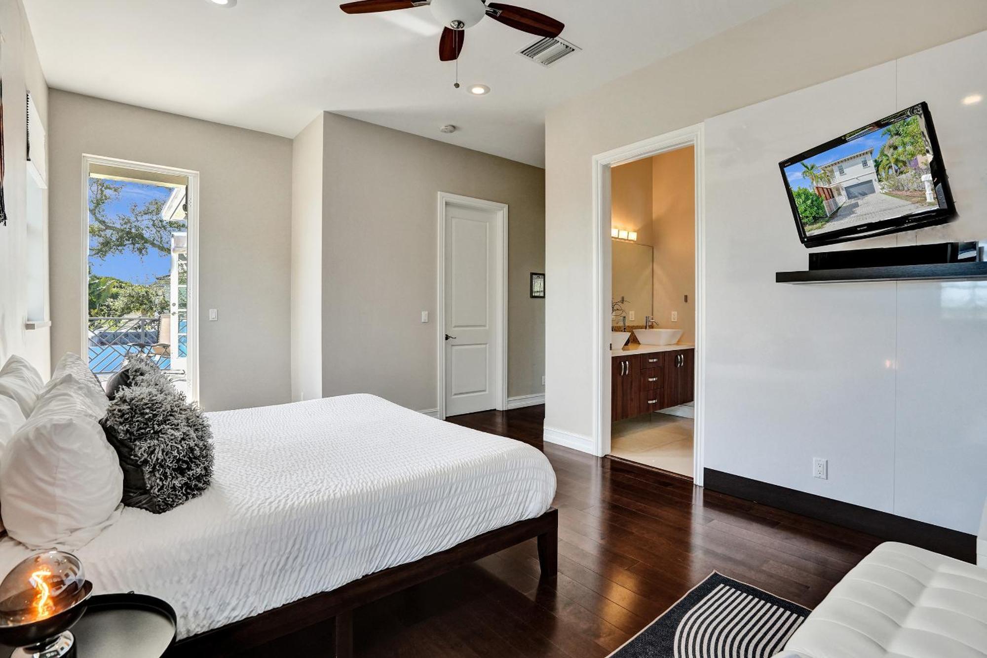Villa Tarpon River House