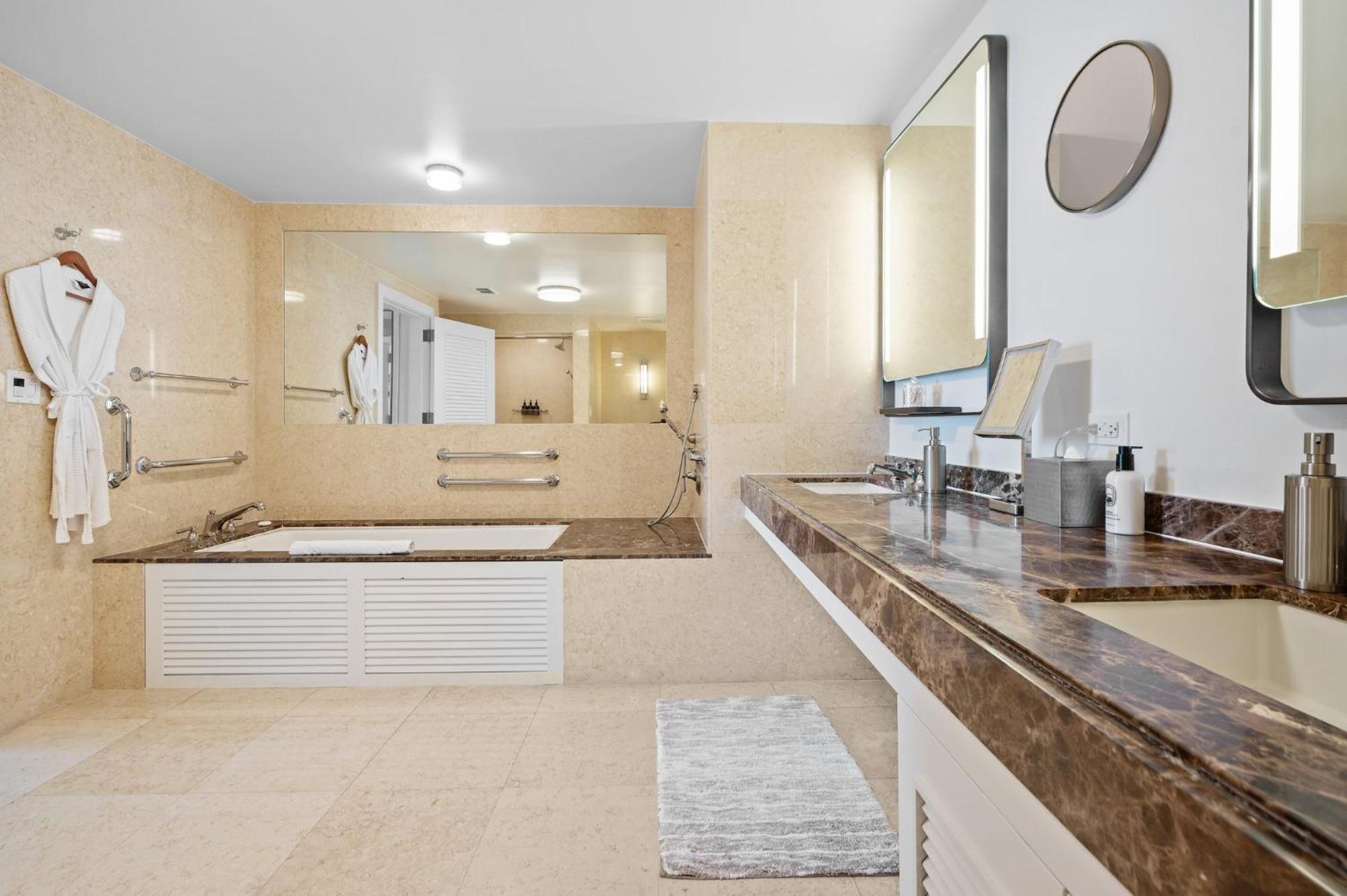 Oceanfront Ritz-carlton 1 Bedroom Luxury *