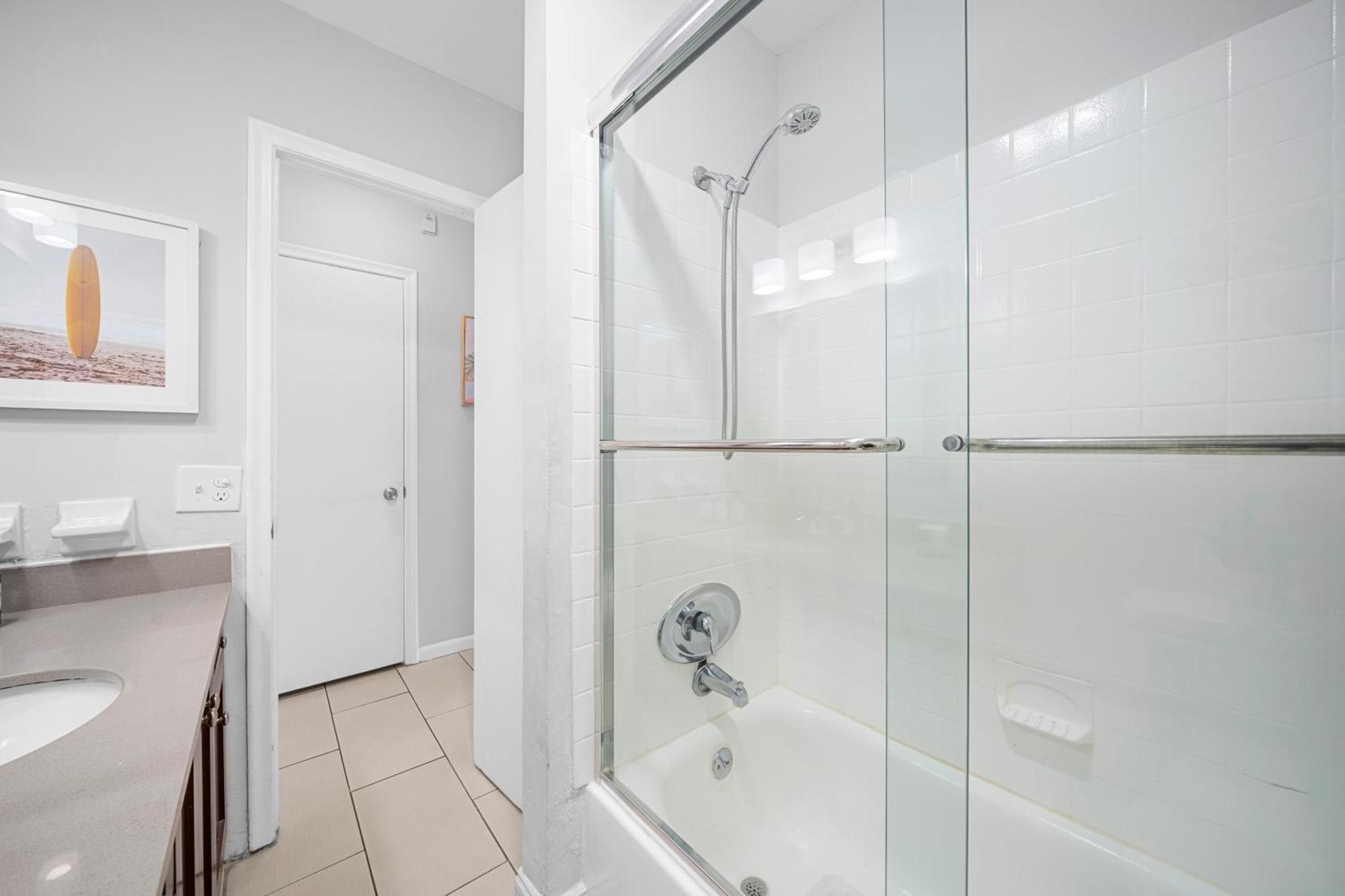 Bayview By Lowkl Apartment *