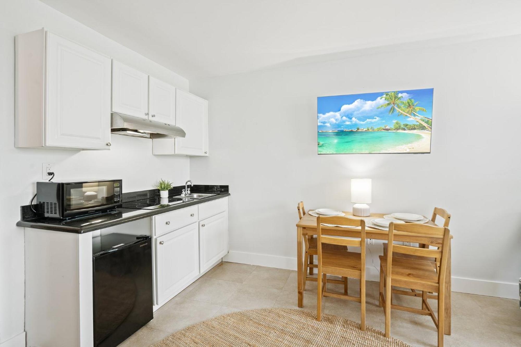 Front 2 Bed - Pool & Tiki Bar * Fort Lauderdale