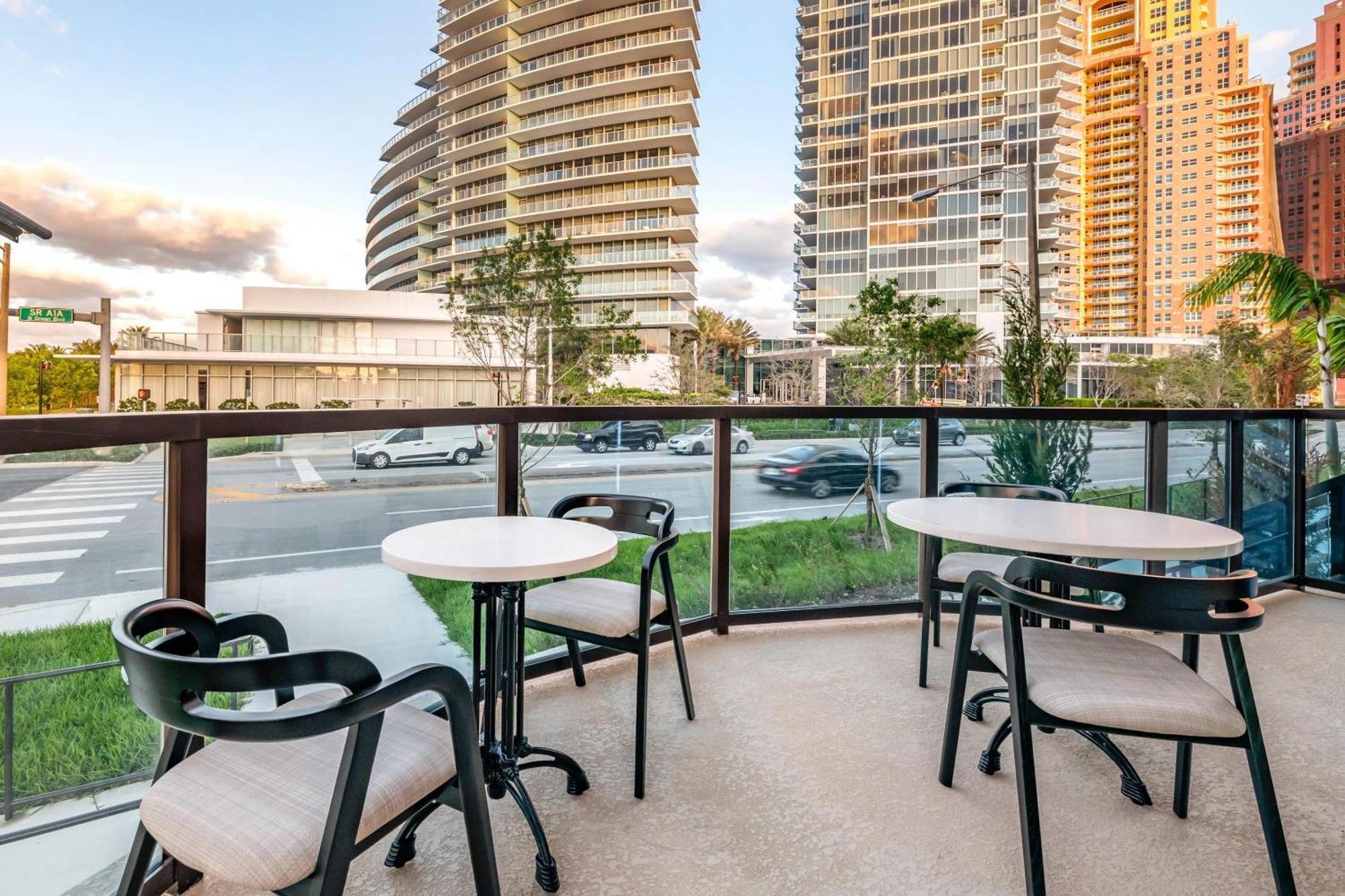 Hotel Cambria Lauderdale 3*