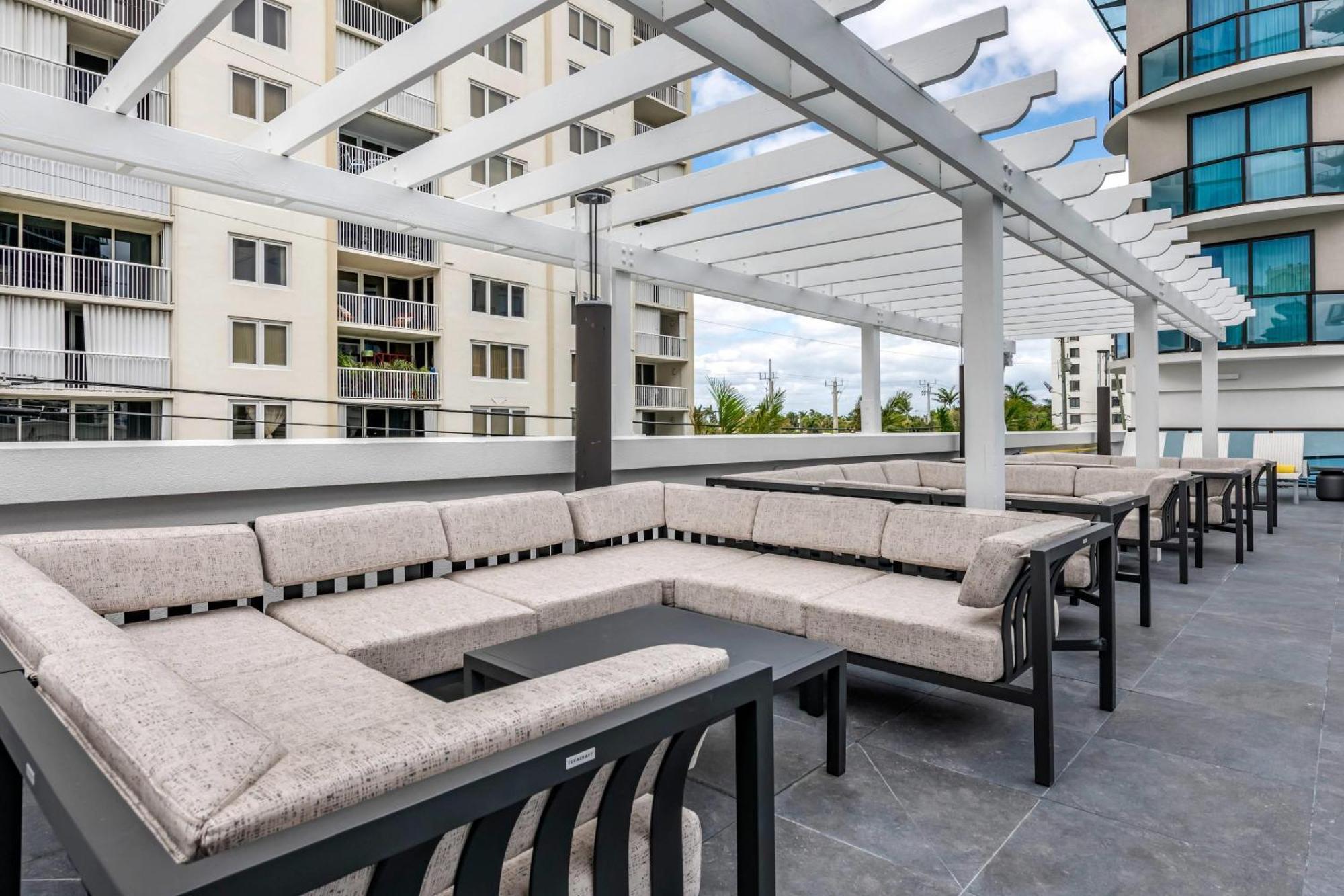 Hotel Cambria Lauderdale