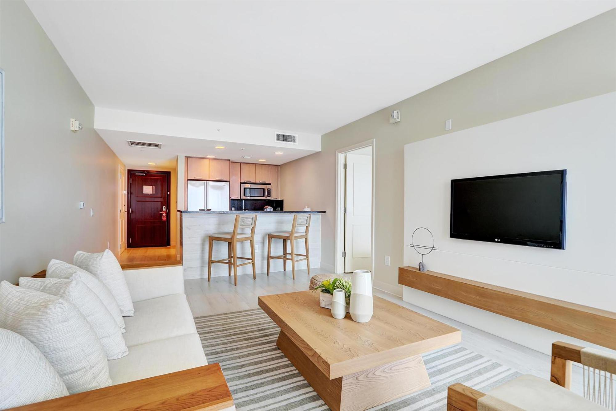 Resort House Lauderdale, A Hilton 4*