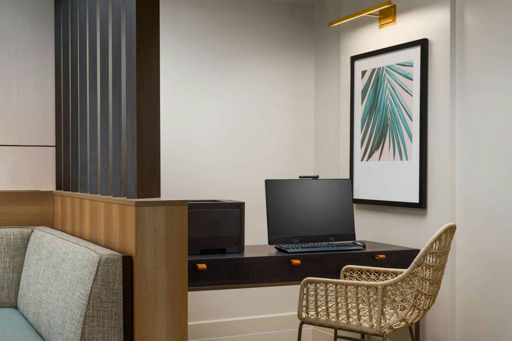Courtyard By Marriott Oceanside Lauderdale