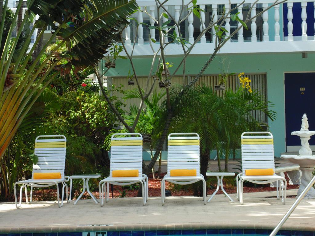 Cheston House - Clothing Optional Male Hotel 3*