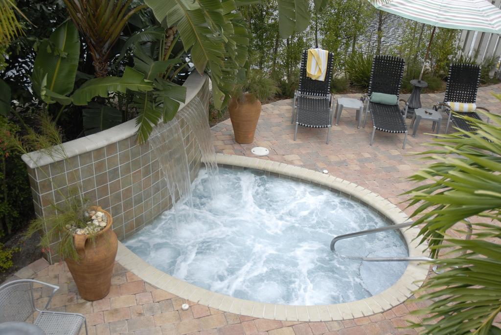 The Cabanas Guesthouse & Spa - Gay Resort Catering To Gay Men Oakland Park