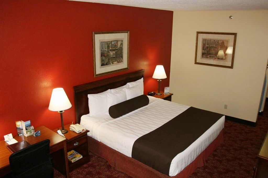 Western Lauderdale Airport Cruise Port Motel 3*