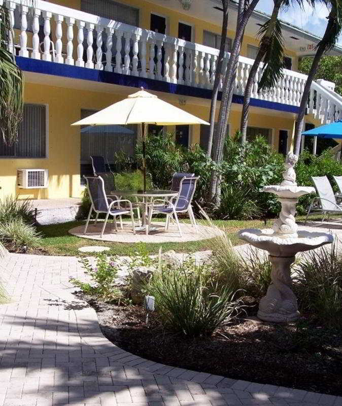 Hotel Cheston House - Clothing Optional Male