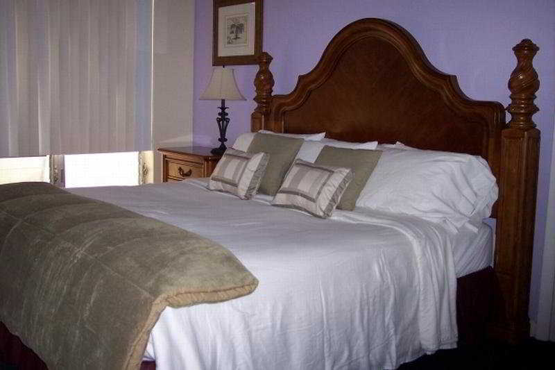 Cheston House - Clothing Optional Male