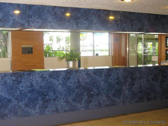 Red Carpet Airport Lauderdale Hotel Dania Beach