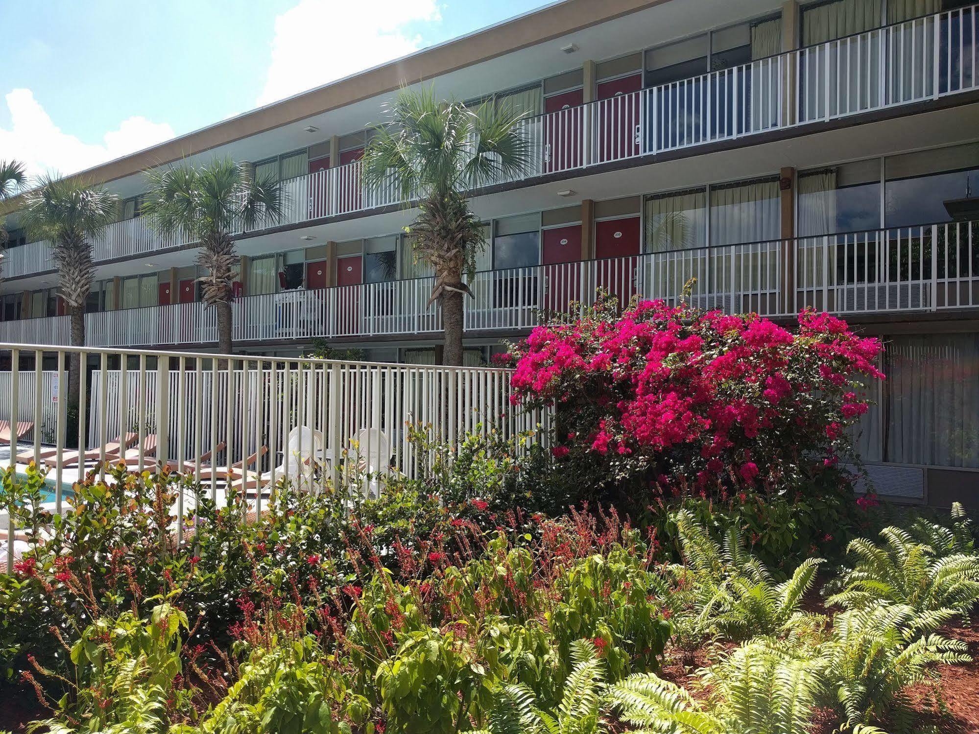 Hotel Red Carpet Airport Lauderdale Dania Beach