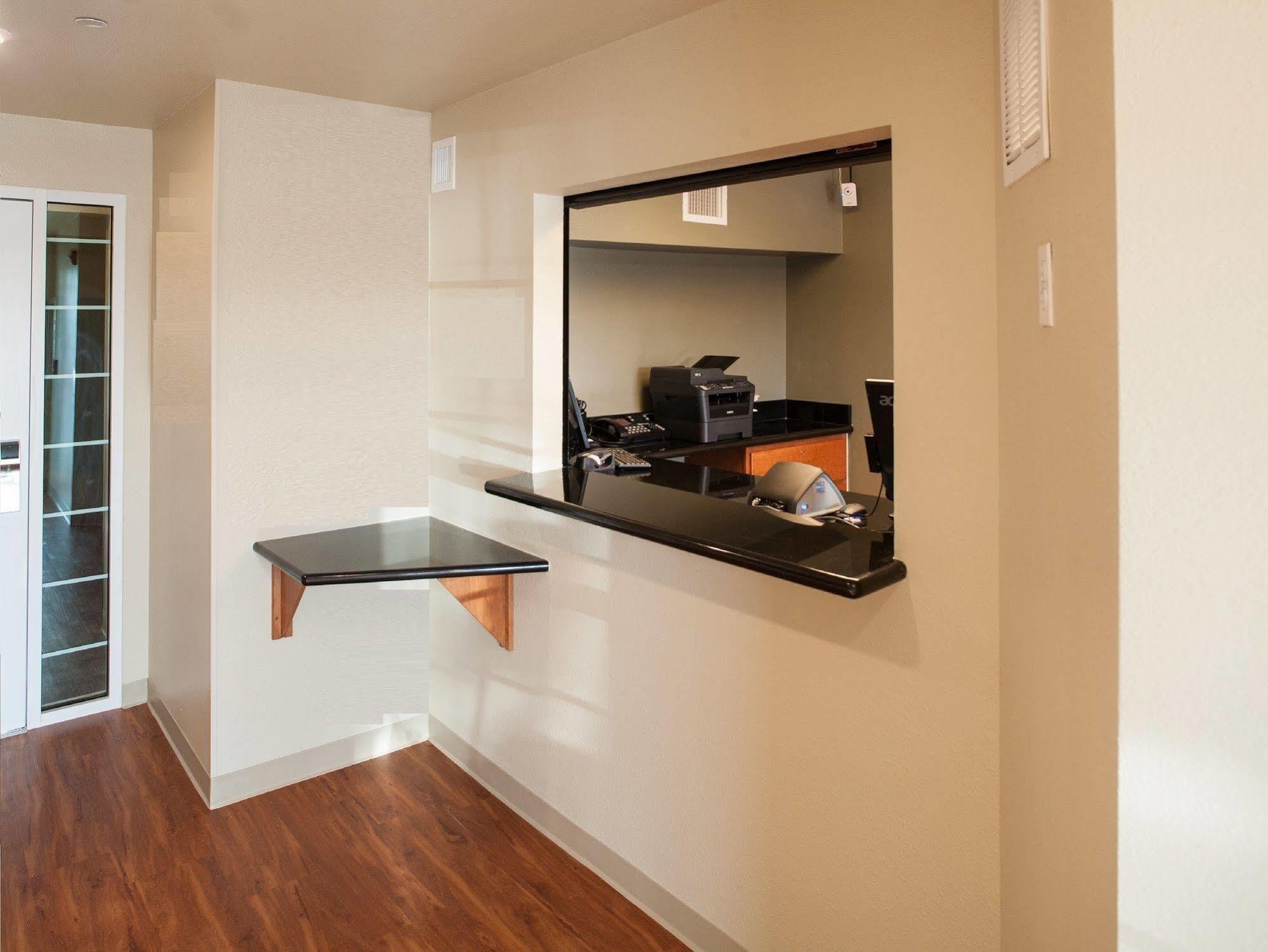 Extended America Select - Lauderdale - Airport - West Hotel 2*