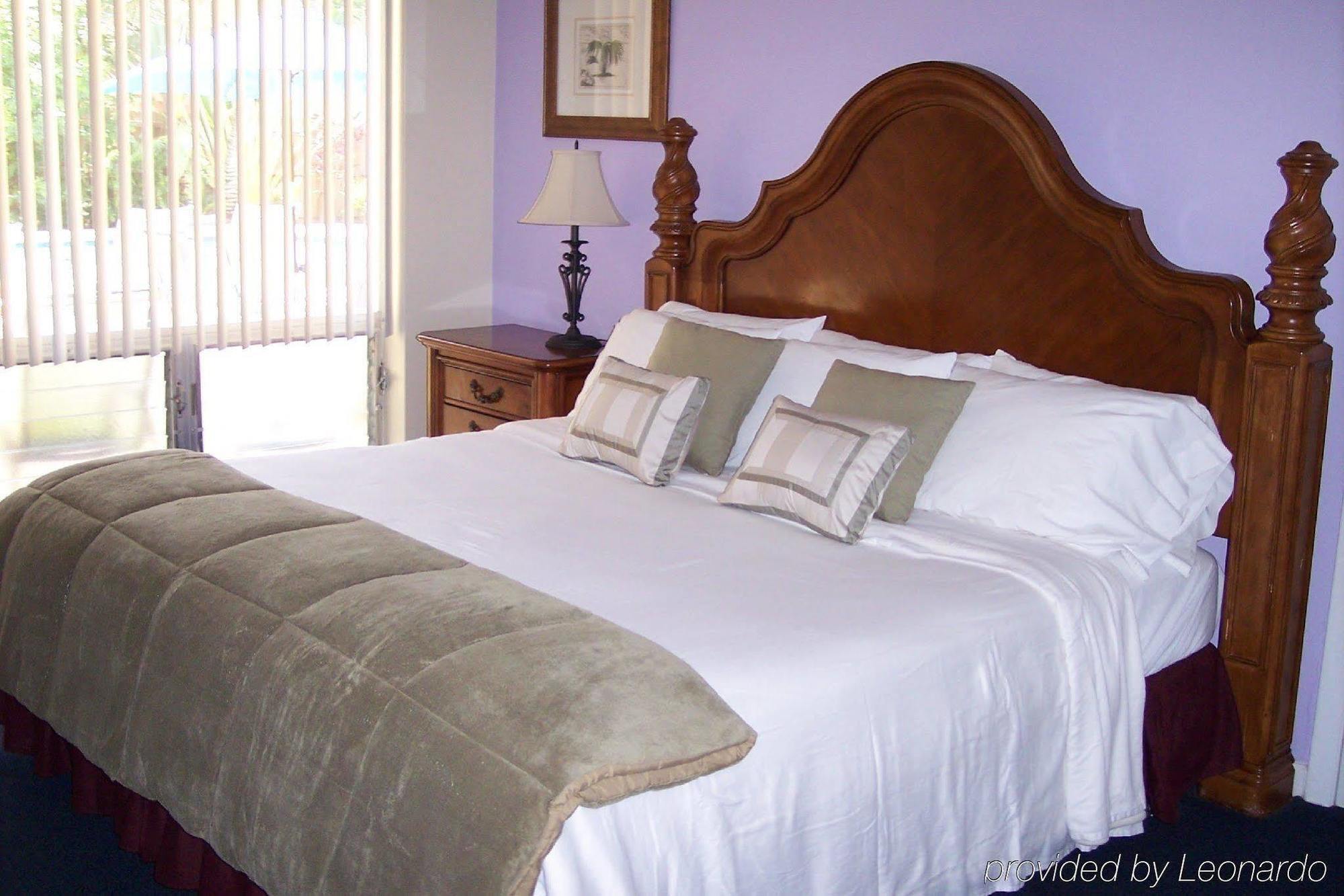 Cheston House - Clothing Optional Male Fort Lauderdale