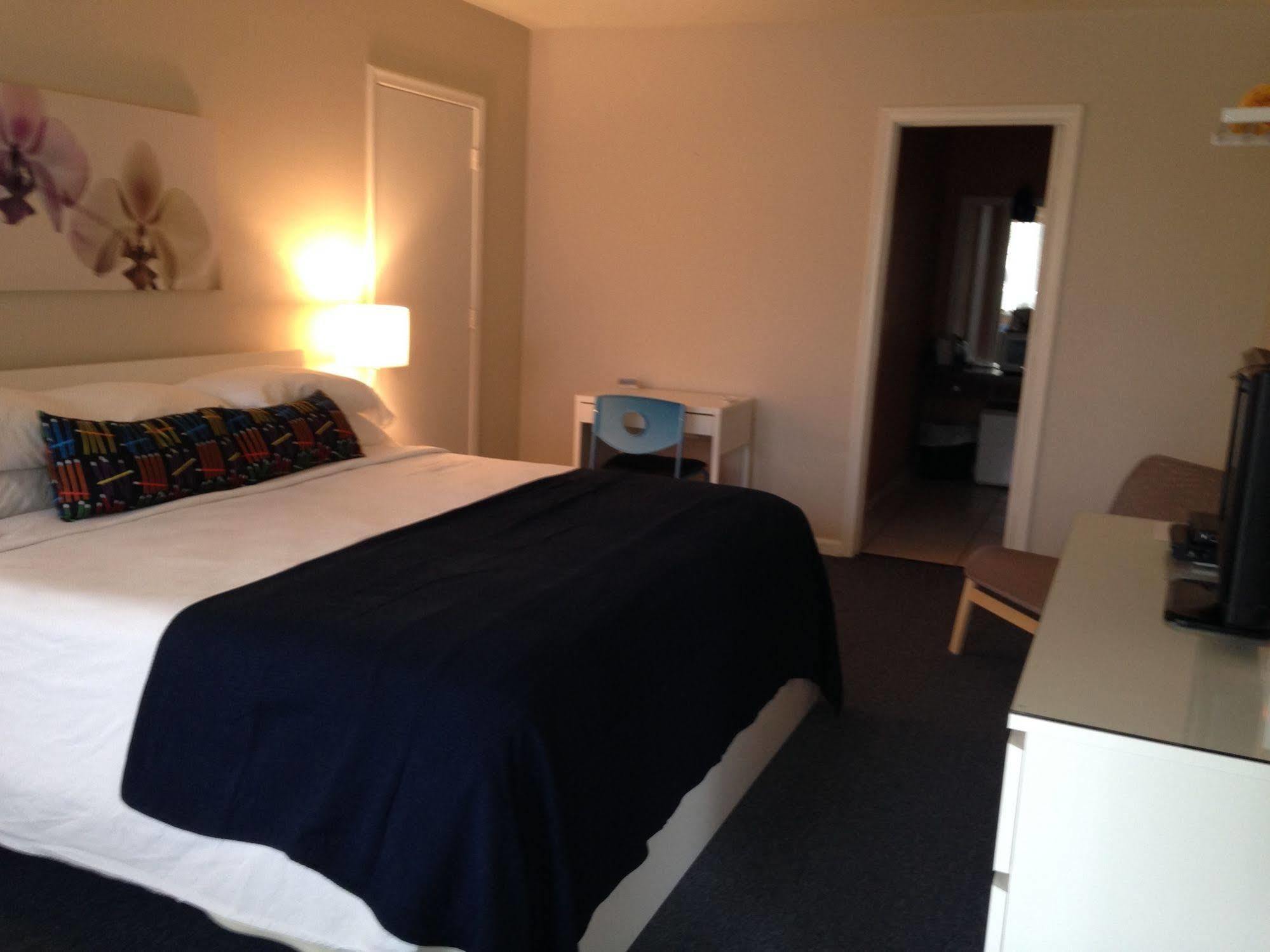 Cheston House - Clothing Optional Male