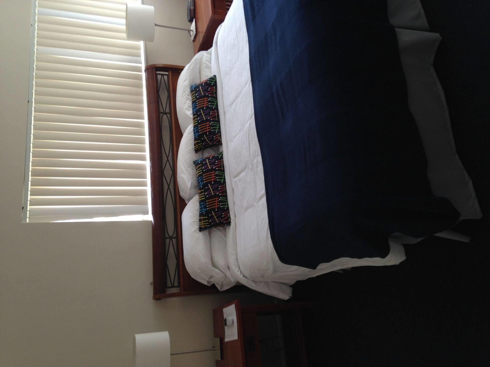 Cheston House - Clothing Optional Male 3*