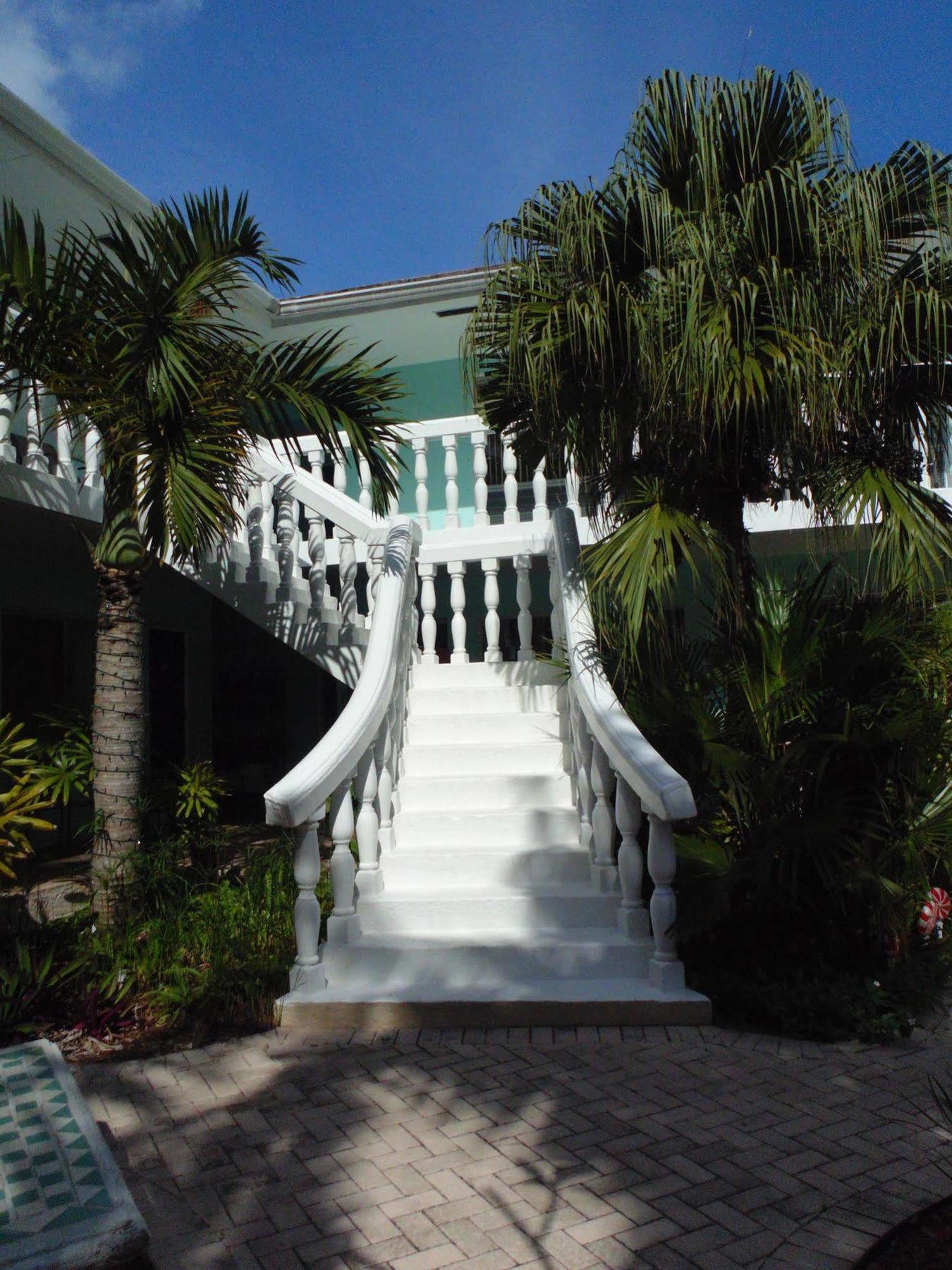Cheston House - Clothing Optional Male Hotel Fort Lauderdale
