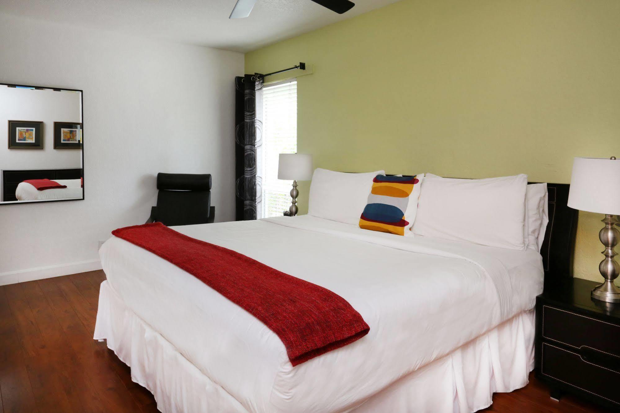 The Cabanas Guesthouse & Spa - Gay Resort Catering To Gay Men Oakland Park
