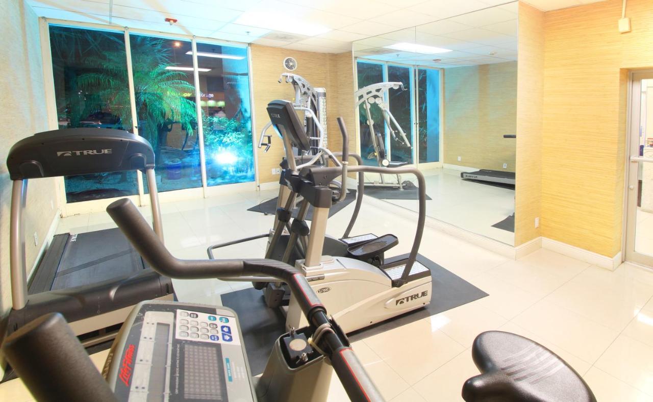Lauderdale Grand Oakland Park